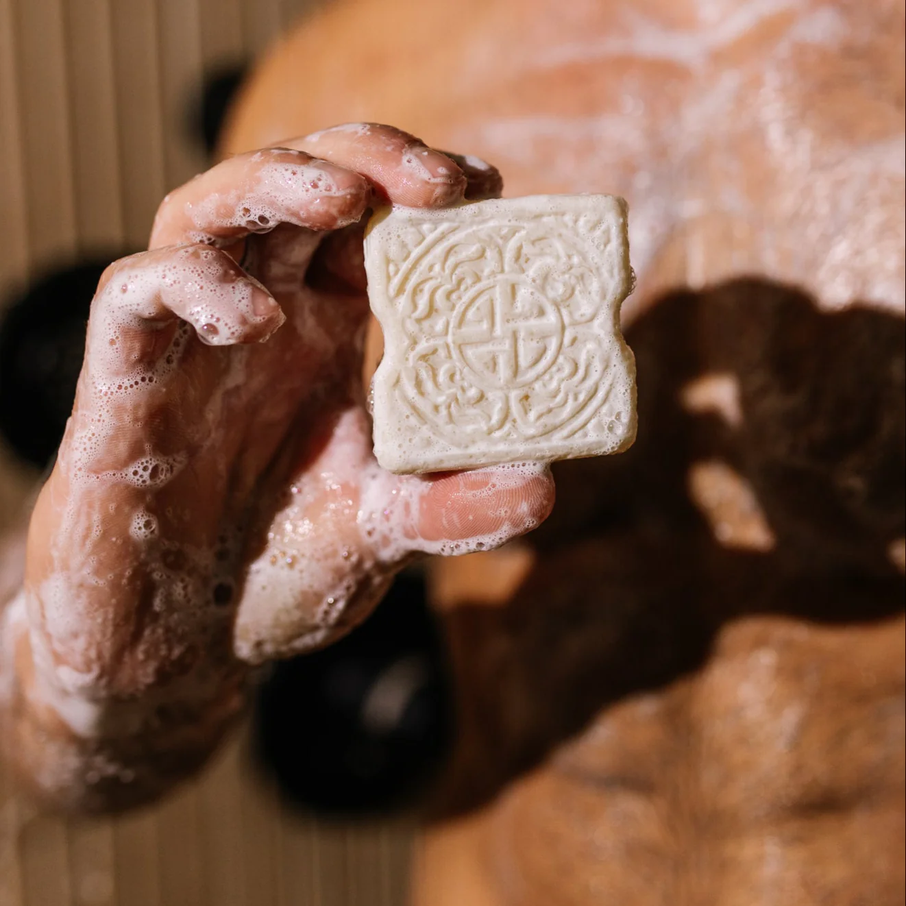 Men's Sandalwood Sugar Scrub Bar | VIORI - Image 7